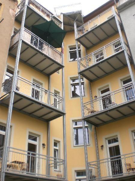 3-Raum-Fewo-Dresden-Zentrum-Balkon-Blick-Auf-Altstadt-L10 Zewnętrze zdjęcie